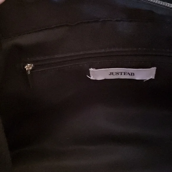 Quilted Carryall Zippered Structured Tote Bag - Picture 4 of 5